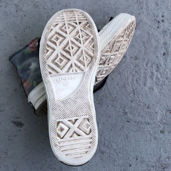 Chuck Taylor high tops - Picture 6 of 7